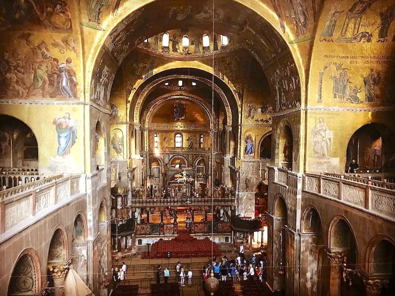 Exclusive Access St. Mark’s Basilica Night Tour with Underground Crypts