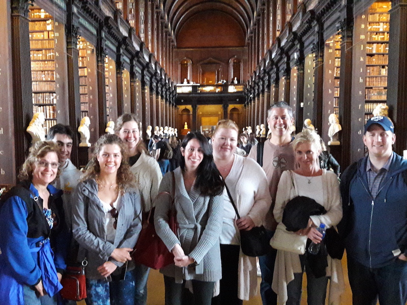 Easy Access Book of Kells and Trinity College Tour with Dublin Castle