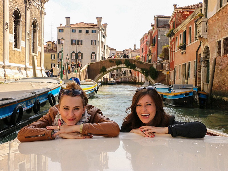 Hidden Venice Tour with Secret Gardens and Grand Canal Boat Cruise